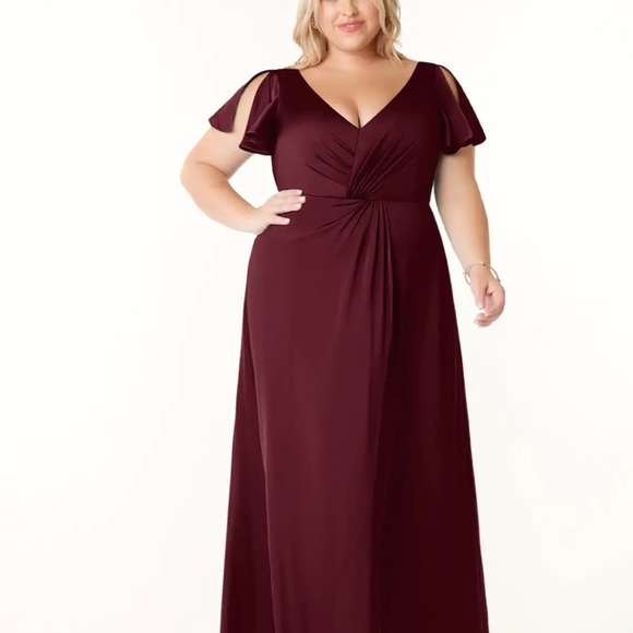 AZAZIE SOREN in cabernet stretch satin size 6 - Picture 6 of 7